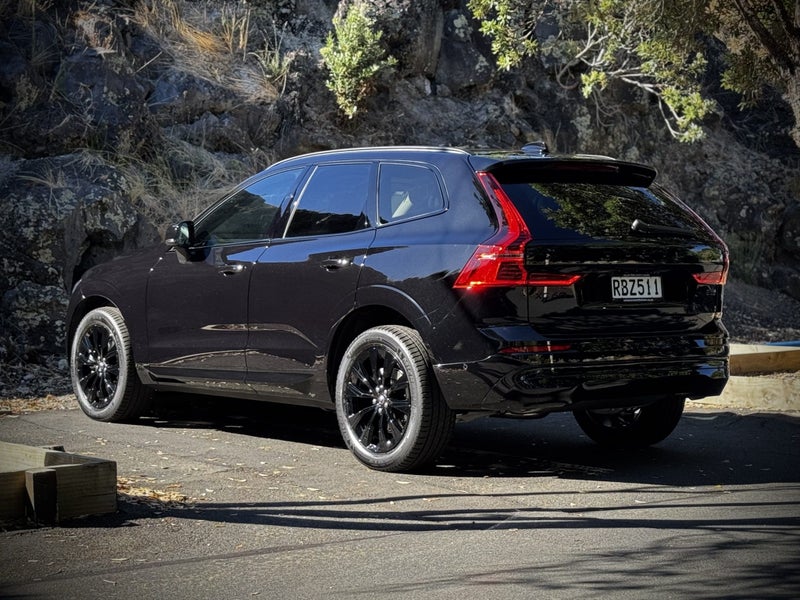 2025 Volvo XC60 B5 AWD Plus image 4