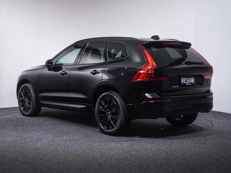 2025 Volvo XC60 B5 AWD Plus image 2