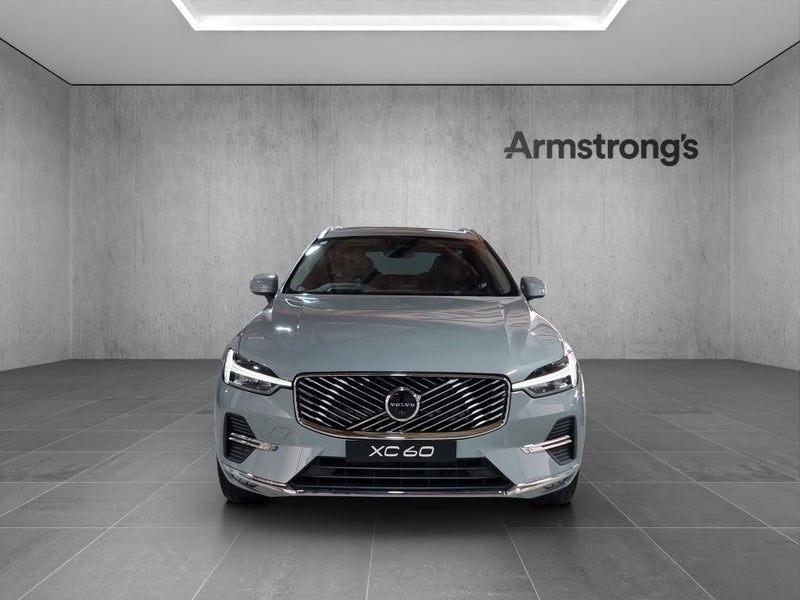 2025 Volvo XC60 B5 Plus image 4