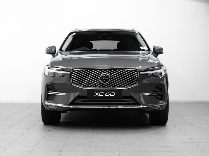 2025 Volvo XC60 B5 Plus AWD 2.0L Petrol Mild-hy... image 2