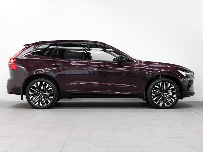 2025 Volvo XC60 T8 Ultra PHEV AWD image 3