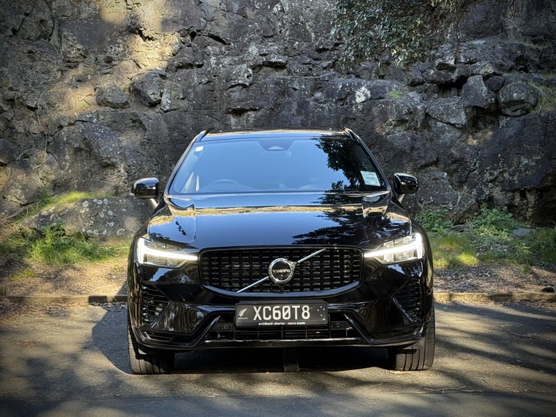 2025 Volvo XC60 T8 Ultra Plug-in Hybrid image 2