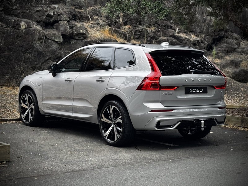 2025 Volvo XC60 T8 Ultra Plug-in Hybrid image 4