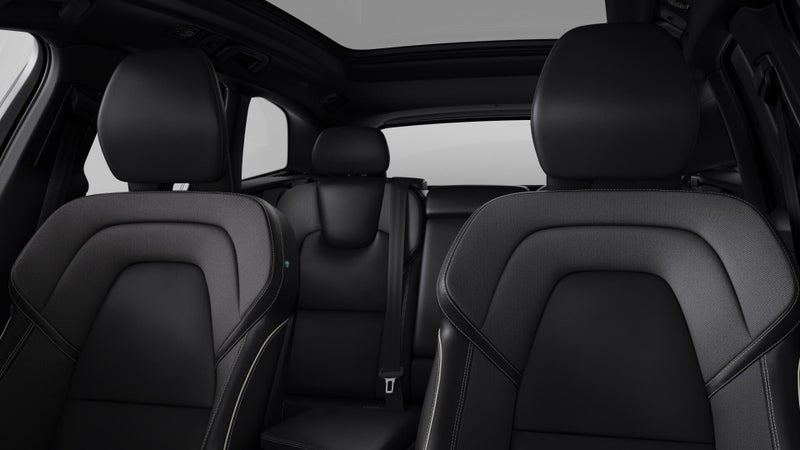 2025 Volvo XC60 T8 Ultra Plug-in Hybrid image 3