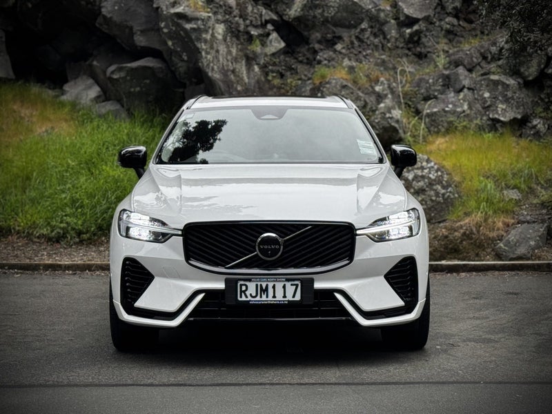 2025 Volvo XC60 T8 Ultra Plug-in Hybrid image 2