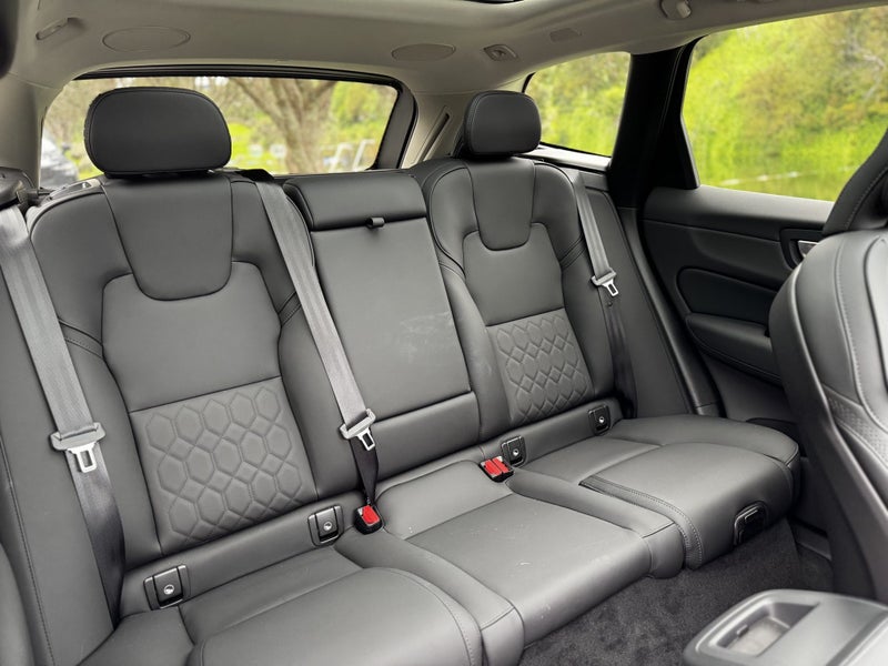 2025 Volvo XC60 T8 Ultra Plug-in Hybrid image 5