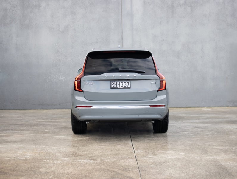 2025 Volvo XC90 B5 AWD PLUS image 5