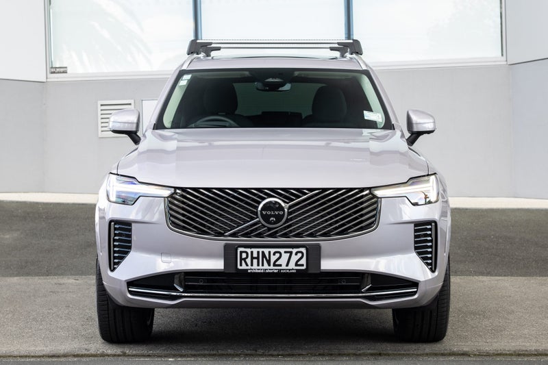 2025 Volvo XC90 B5 AWD Plus image 3