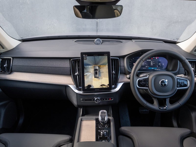 2025 Volvo XC90 B5 AWD ULTIMATE BRIGHT image 5