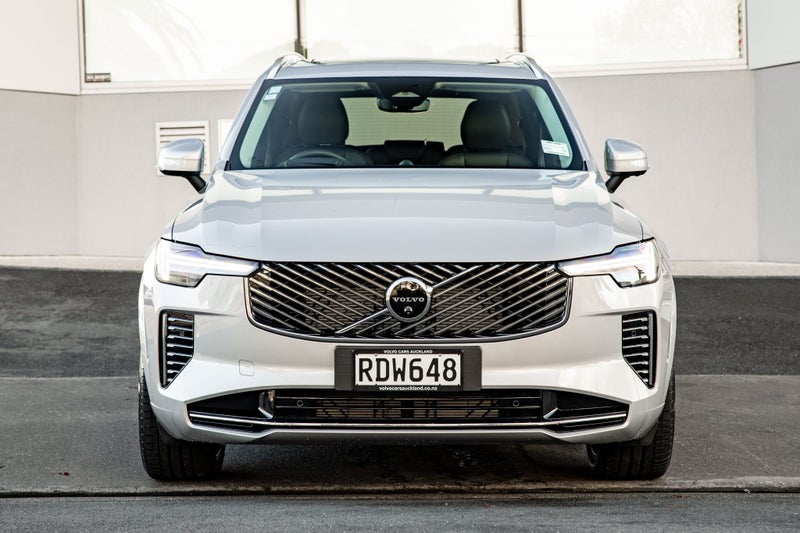 2025 Volvo XC90 B5 AWD Ultra Bright (2025.5) image 3