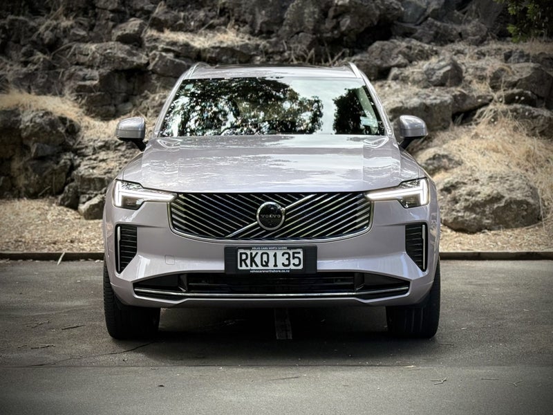 2025 Volvo XC90 B5 AWD Ultra Bright image 2