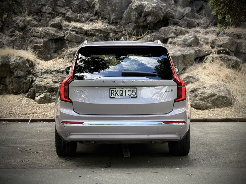 2025 Volvo XC90 B5 AWD Ultra Bright image 5