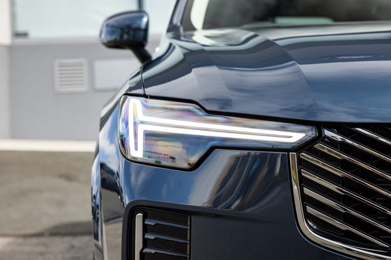 2025 Volvo XC90 B5 AWD Ultra Bright image 3