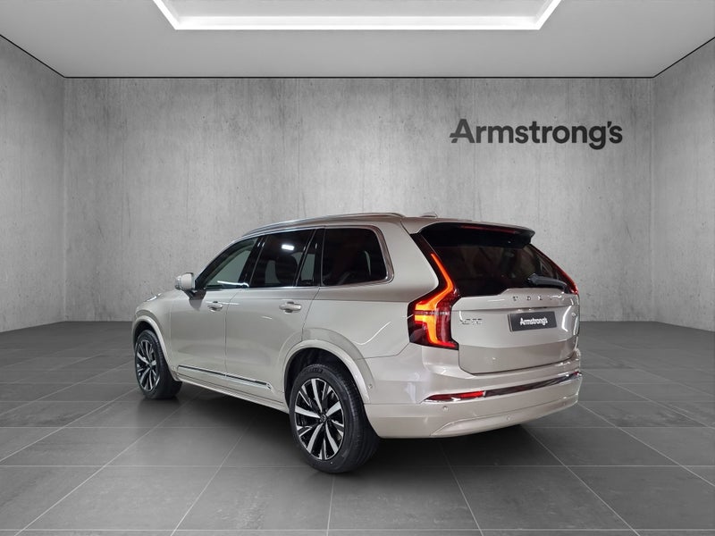 2025 Volvo XC90 B5 Plus image 3