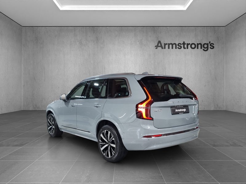 2025 Volvo XC90 B5 Plus AWD image 3