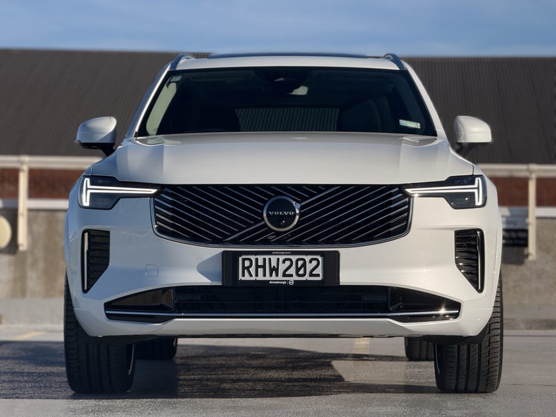 2025 Volvo XC90 B5 Ultra Bright 2.0P image 5