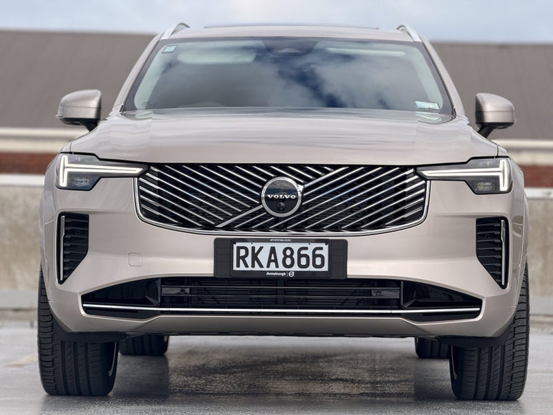 2025 Volvo XC90 B5 Ultra Bright 2.0P image 5