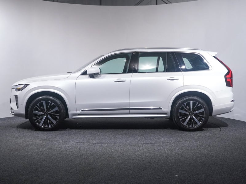 2025 Volvo XC90 B5 Ultra Bright image 4