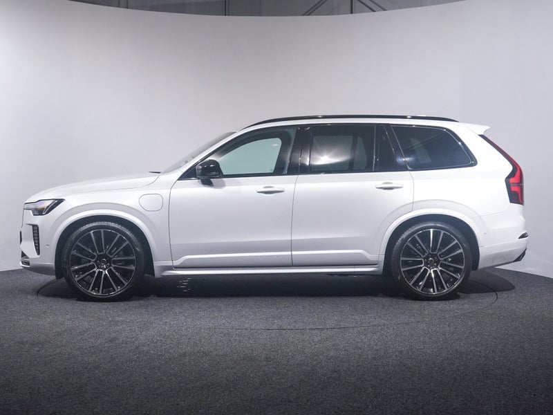 2025 Volvo XC90 T8 ULTRA PHEV image 4