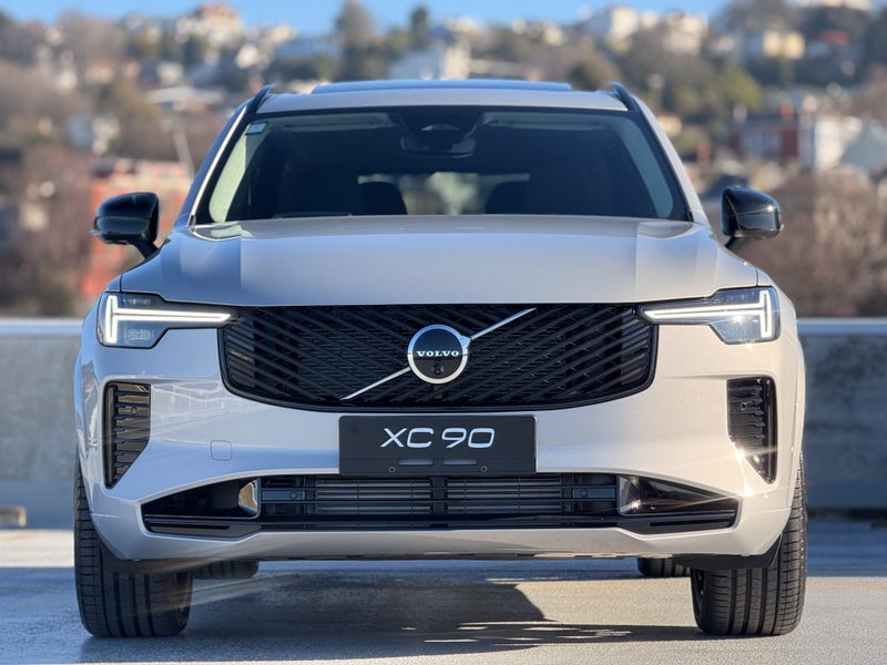 2025 Volvo XC90 T8 Ultra PHEV / 4WD image 5