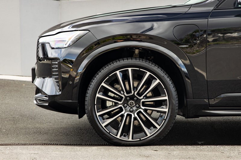 2025 Volvo XC90 T8 Ultra Plug-in Hybrid (2025.5) image 4