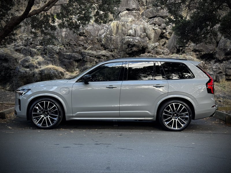 2025 Volvo XC90 T8 Ultra Plug-in Hybrid (2025.5) image 3