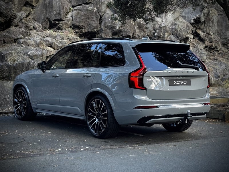 2025 Volvo XC90 T8 Ultra Plug-in Hybrid (2025.5) image 4