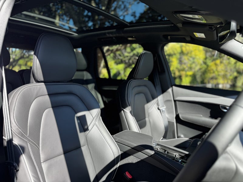 2025 Volvo XC90 T8 Ultra Plug-in Hybrid image 4