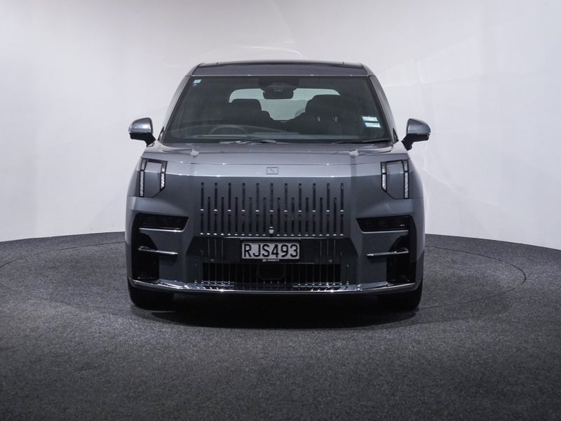 2025 Zeekr 009 6 Seat AWD 116kwh image 2