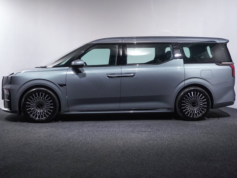 2025 Zeekr 009 6 Seat AWD 116kwh image 4