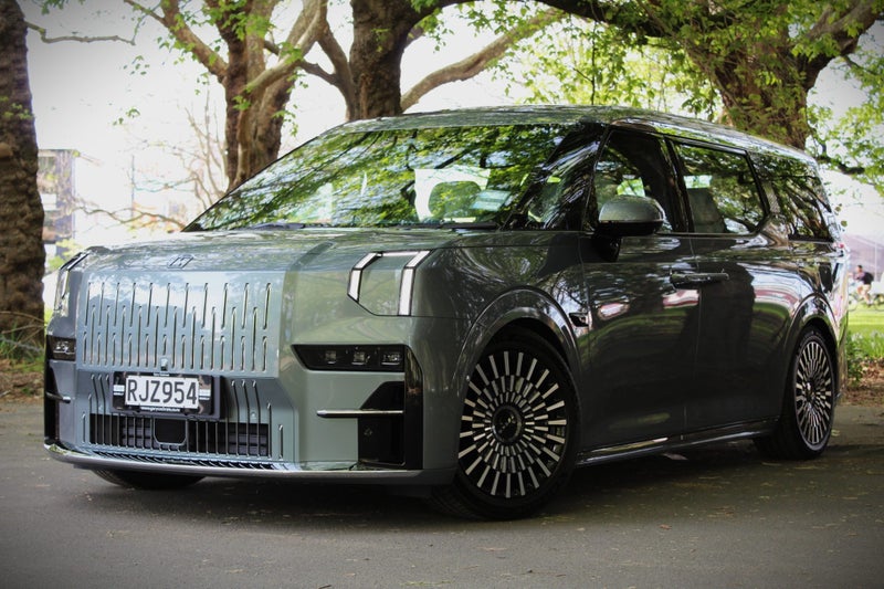 2025 Zeekr 009 7-Seat 116Kwh/Ev/Awd image 2