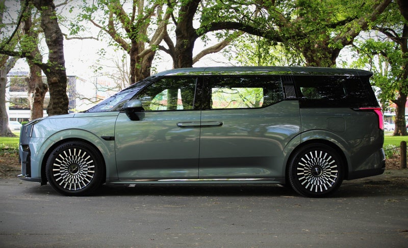 2025 Zeekr 009 7-Seat 116Kwh/Ev/Awd image 3