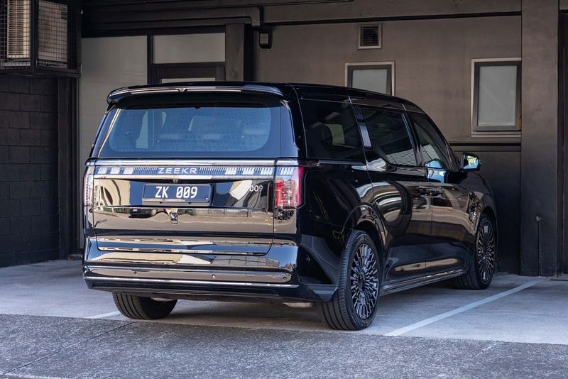 2025 Zeekr 009 7-Seat image 3