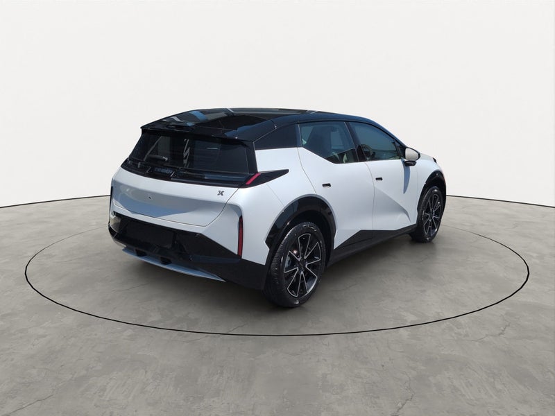 2025 Zeekr X RWD image 4