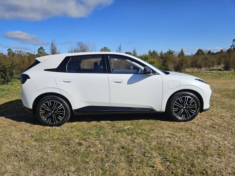 2026 Arcfox T1 Premium image 3