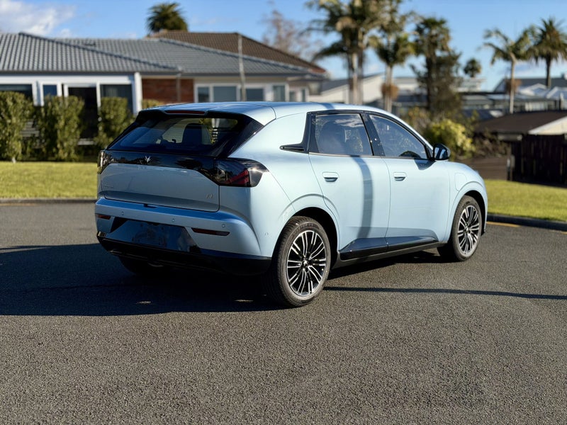 2026 Arcfox T1 Premium image 3