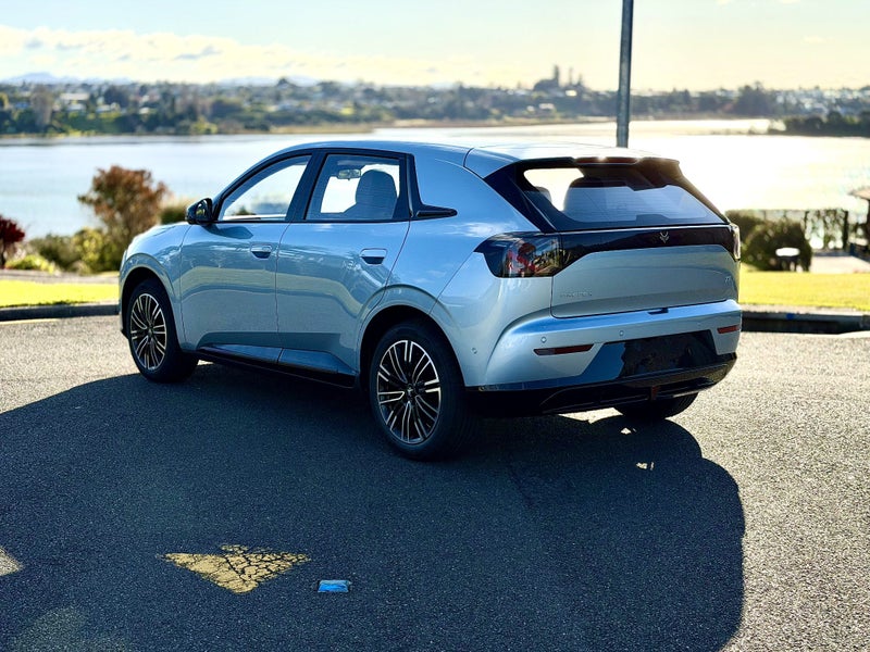 2026 Arcfox T1 Premium image 5