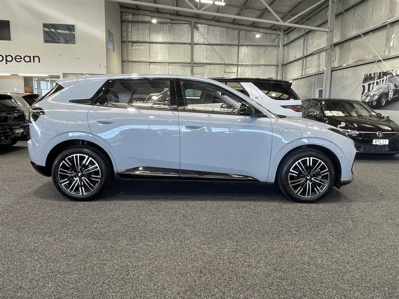 2026 Arcfox T1 Premium 42Kwh Electric Vehicle image 3