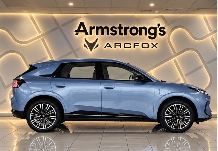 2026 Arcfox T1 Premium EV image 3