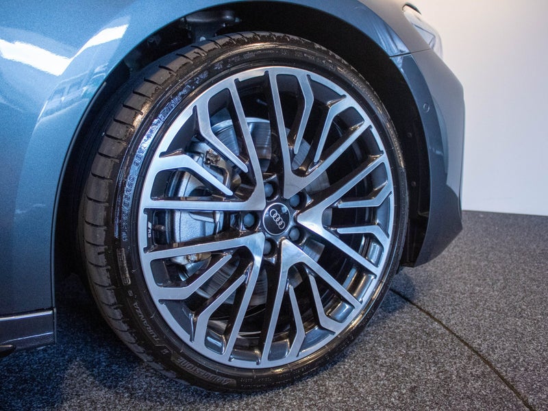 2026 Audi A5 Avant S-line e-hybrid 220kW quattro image 5