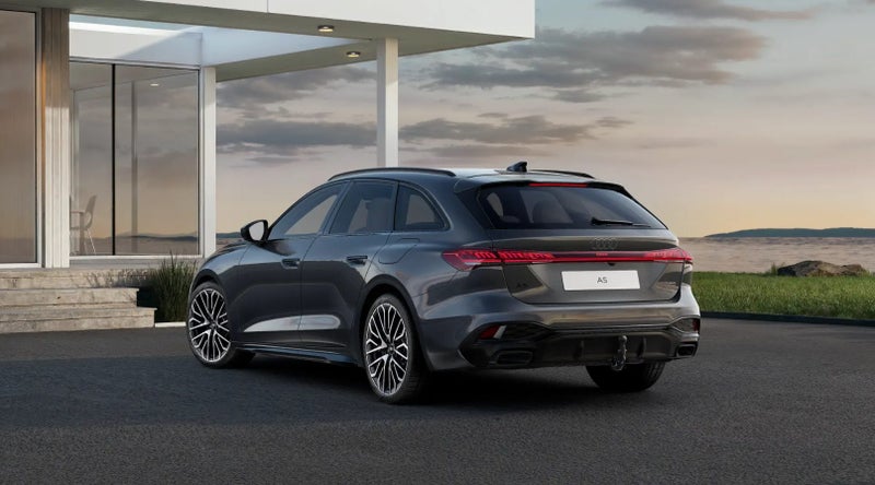 2026 Audi A5 E-HYBRID AVANT S LINE image 3