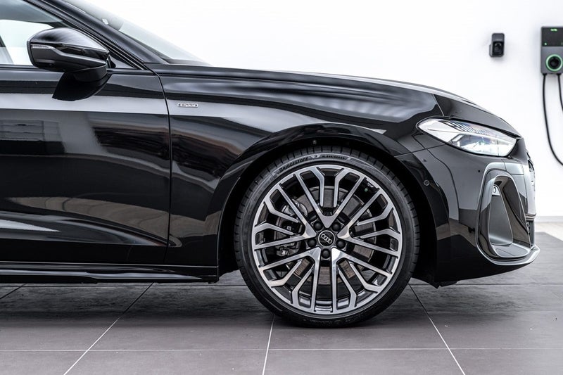 2026 Audi A5 e-Hybrid Avant S line image 3