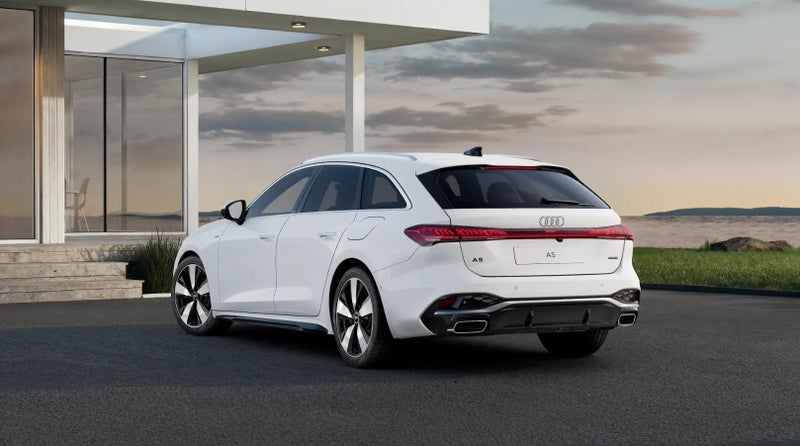 2026 Audi A5 E-HYBRID AVANT S LINE image 3