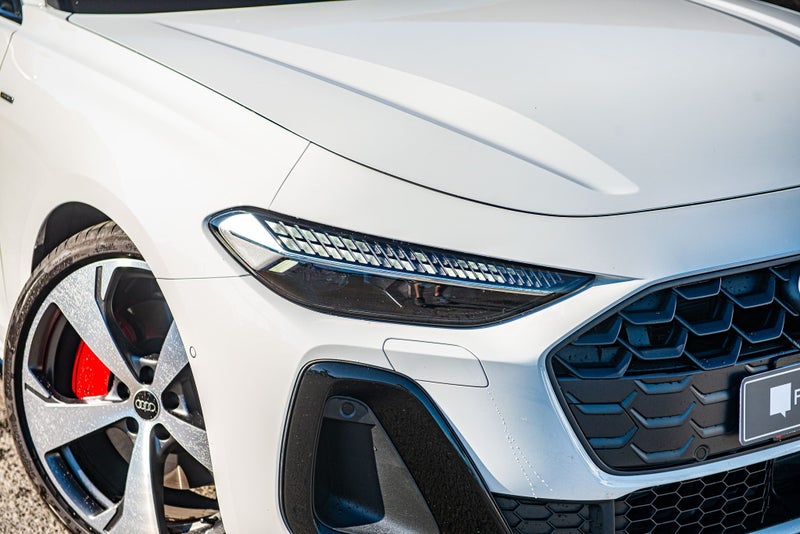 2026 Audi A5 e-Hybrid Avant S line quattro 220kW image 3
