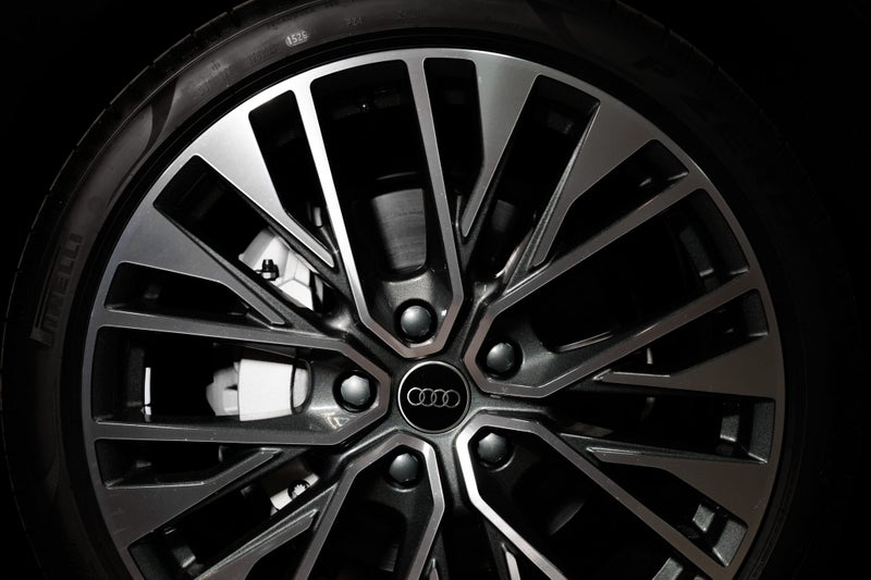 2026 Audi A6 Avant e-tron S line image 5
