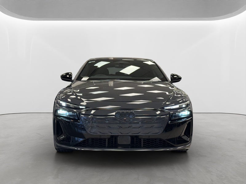 2026 Audi A6 Avant e-tron S line quattro image 2