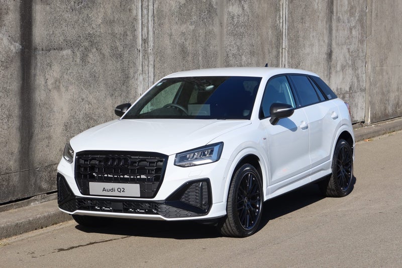 2026 Audi Q2 40 TFSI Dynamic Black Edition image 4