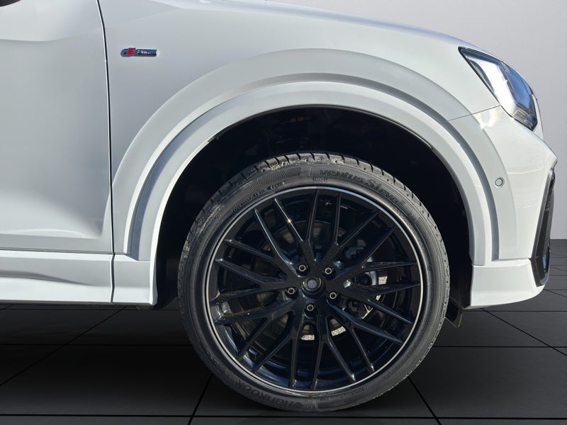 2026 Audi Q2 40 TFSI quattro S line image 3