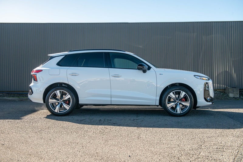 2026 Audi Q3 1.5TFSI 110kW S line image 5