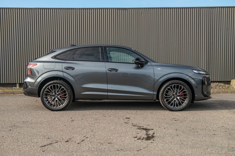 2026 Audi Q3 2.0TFSI 195kW S line quattro Sport... image 5